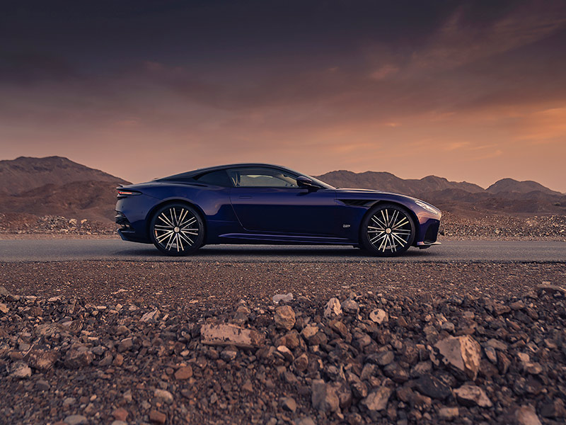 نسخة حصرية للشرق الأوسط من دي بي إس سوبرليجيرا من أستون مارتن